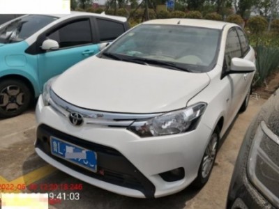 15年丰田威驰小型车