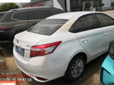 15年丰田威驰小型车