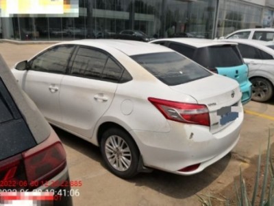 15年丰田威驰小型车