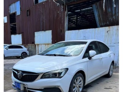 18年别克威朗小型车