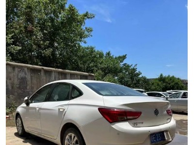 18年别克威朗小型车