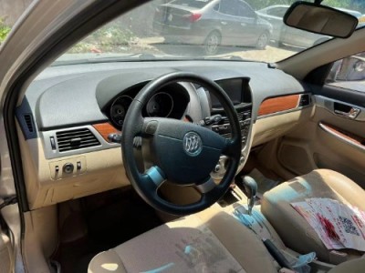 15年别克凯越小型车