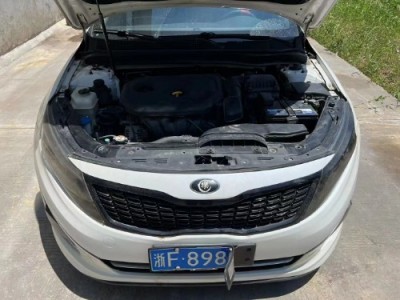 14年起亚起亚K5小型车