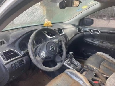 18年日产轩逸小型车