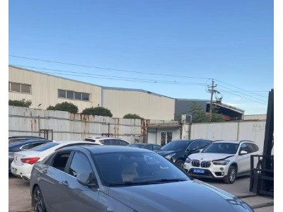 22年现代伊兰特小型车