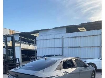 22年现代伊兰特小型车