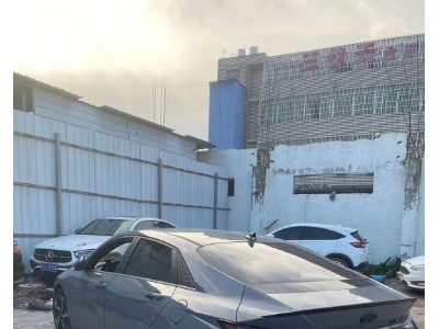22年现代伊兰特小型车