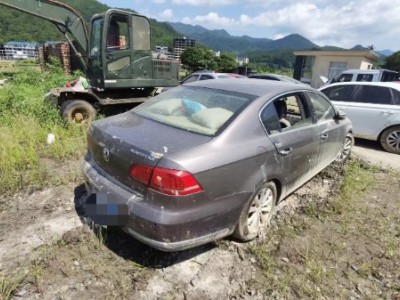 14年大众迈腾小型车