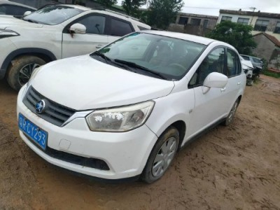 14年启辰启辰D50中型车