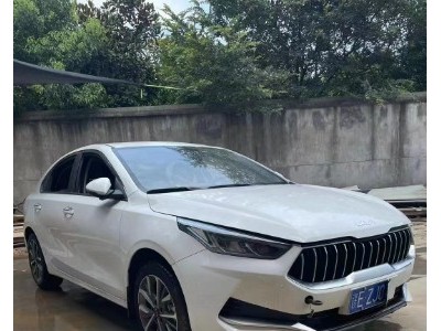 21年起亚起亚K3中型车