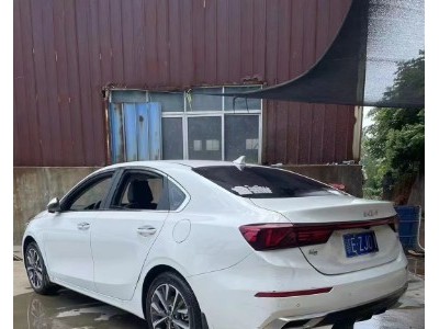 21年起亚起亚K3中型车