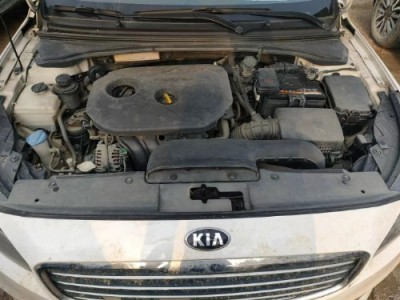 15年起亚K4小型车