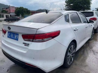 18年起亚起亚K5小型车