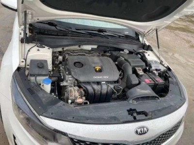 18年起亚起亚K5小型车