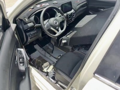 20年日产轩逸小型车