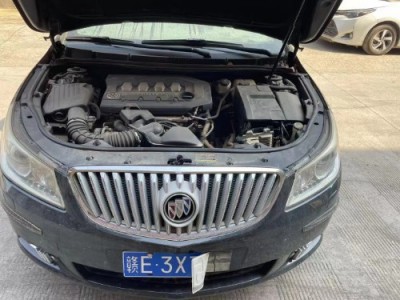 10年别克君越小型车