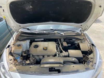 19年现代名图小型车