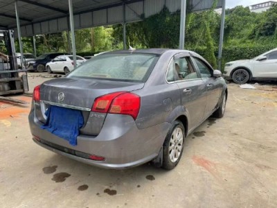 11年别克凯越小型车