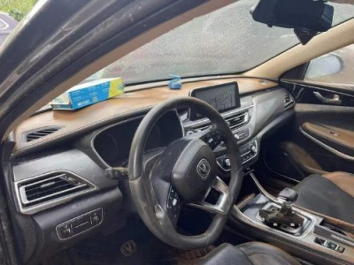 21年长安锐程CC中型车