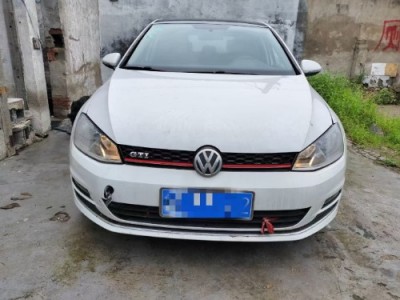 16年大众高尔夫中型车