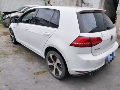 16年大众高尔夫中型车