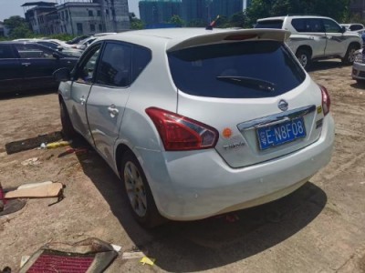 14年日产骐达小型车
