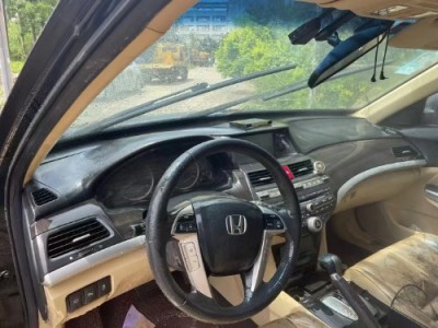 14年本田歌诗图中型车