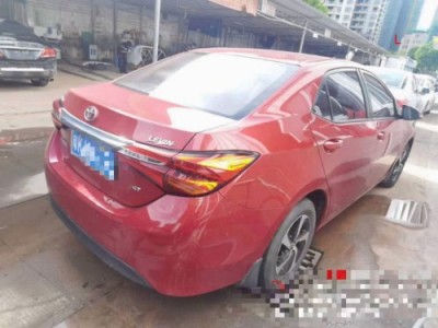 17年丰田雷凌小型车