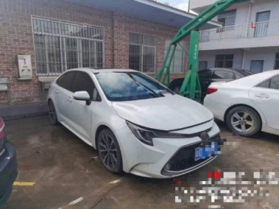 20年丰田雷凌小型车