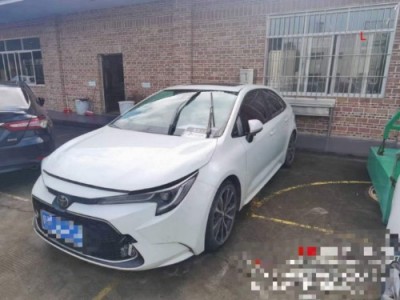 20年丰田雷凌小型车