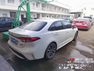20年丰田雷凌小型车