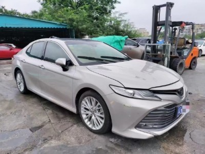 18年丰田凯美瑞小型车