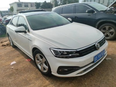 21年大众凌渡小型车