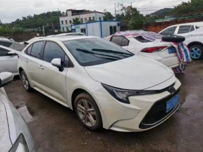 20年丰田雷凌小型车