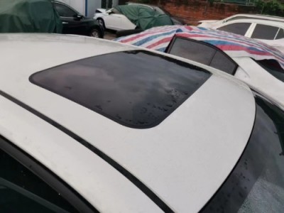20年丰田雷凌小型车
