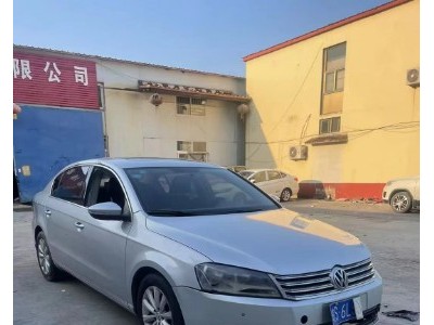 13年大众迈腾小型车