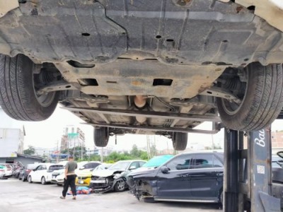 12年丰田凯美瑞小型车