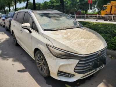 19年比亚迪宋SUV