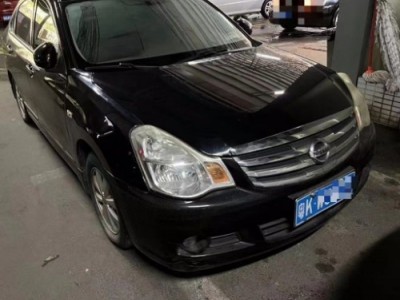 12年日产轩逸小型车