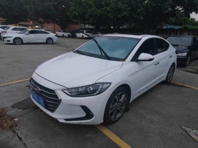18年现代领动中型车
