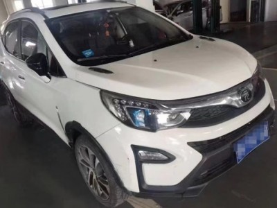17年比亚迪元SUV