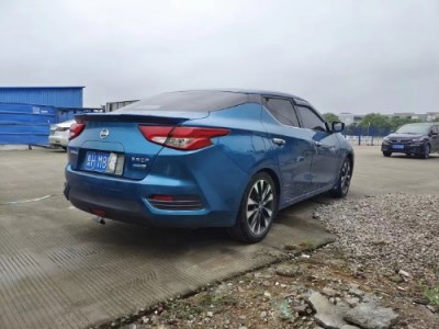 19年日产蓝鸟小型车