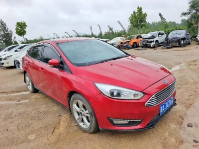 16年福特福克斯小型车