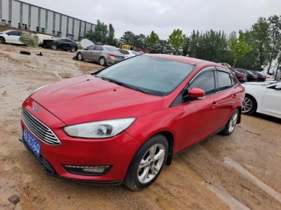 16年福特福克斯小型车