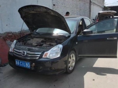 11年日产轩逸小型车