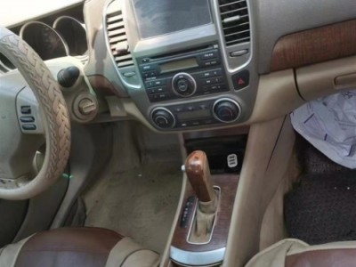 11年日产轩逸小型车