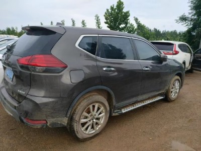 21年日产奇骏SUV