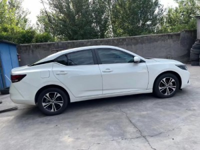 21年日产轩逸小型车