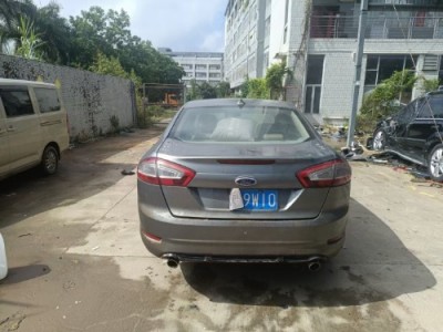 12年福特蒙迪欧小型车