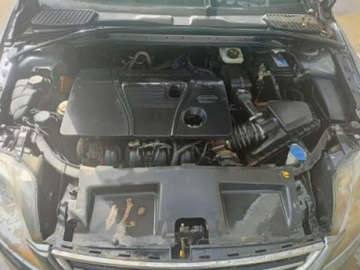 12年福特蒙迪欧小型车